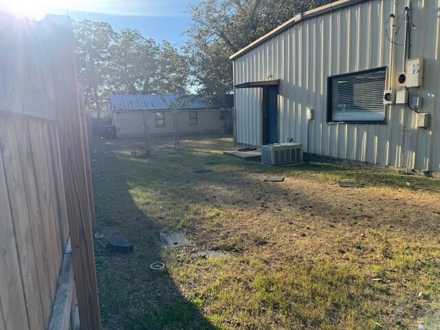 More Photos Of , Bastrop Office For Sale