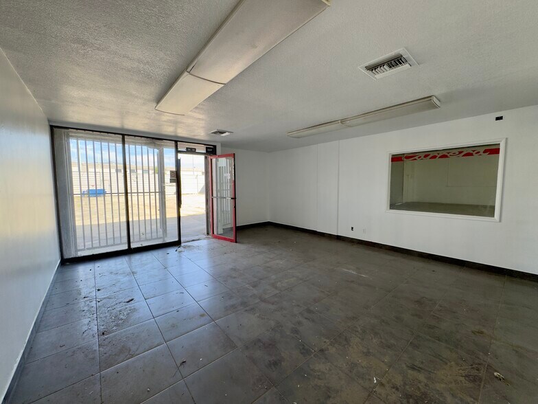 More Photos Of 9819 Glenoaks Blvd, Sun Valley Manufacturing For Sale