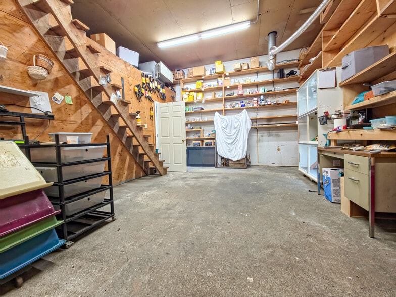 More Photos Of 7 Colonel Dr, Bourne Auto Repair For Sale
