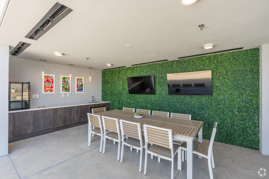 More Photos Of 215-219 S Water St, Henderson Apartments For Lease