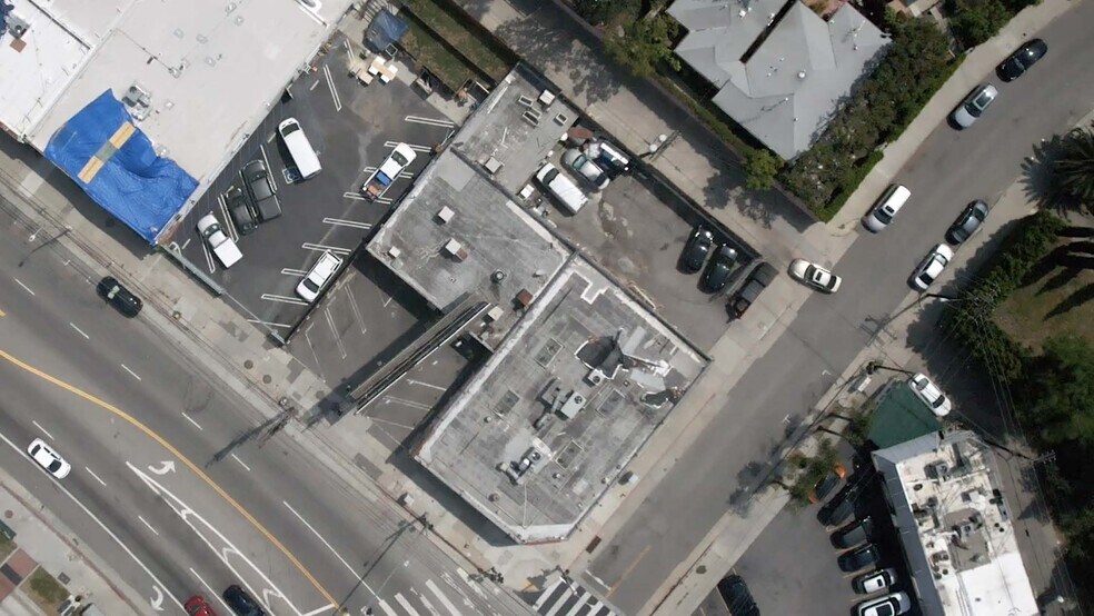 More Photos Of 3655 Cahuenga Blvd W, Los Angeles Restaurant For Sale