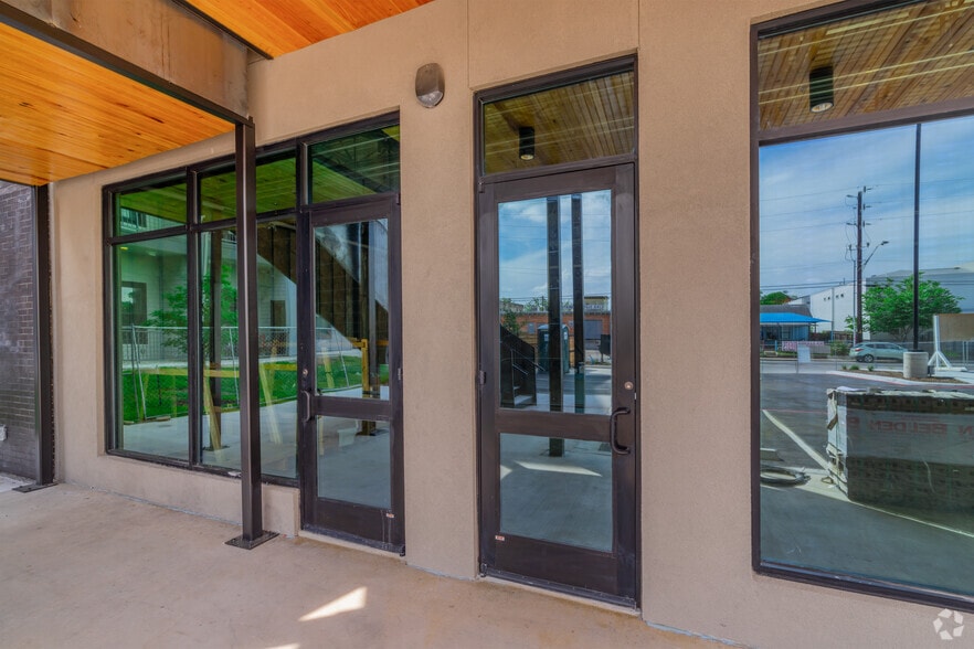 More Photos Of 227 E Cevallos, San Antonio Restaurant For Lease