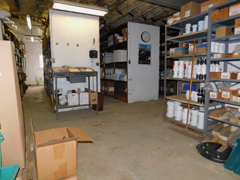 More Photos Of 448 Manville Rd, Pleasantville Office Residential For Sale