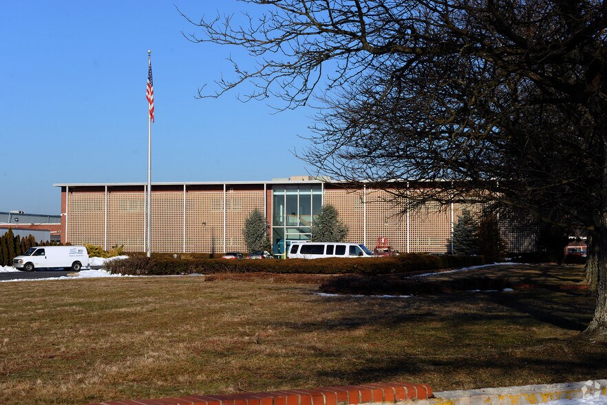 More Photos Of 4000 Bordentown Ave, Sayreville Manufacturing For Lease
