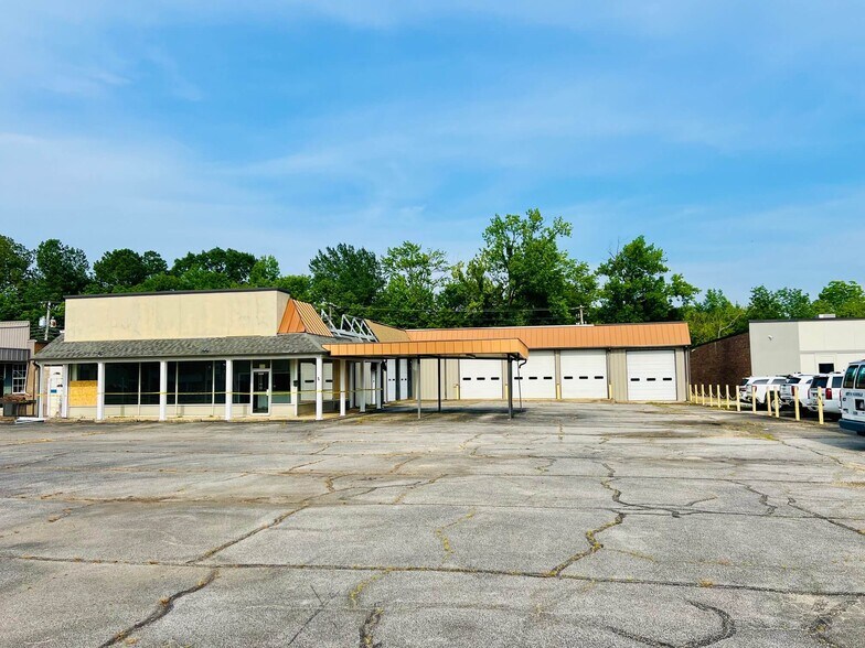 More Photos Of 504 N 2nd St, Booneville Auto Repair For Sale