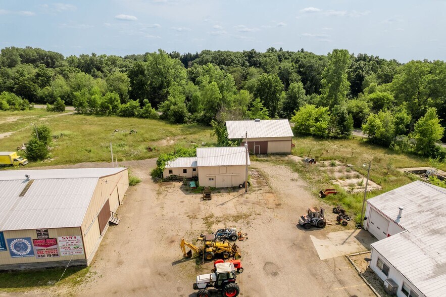 More Photos Of 2511 W Bellevue Rd, Leslie Warehouse For Sale
