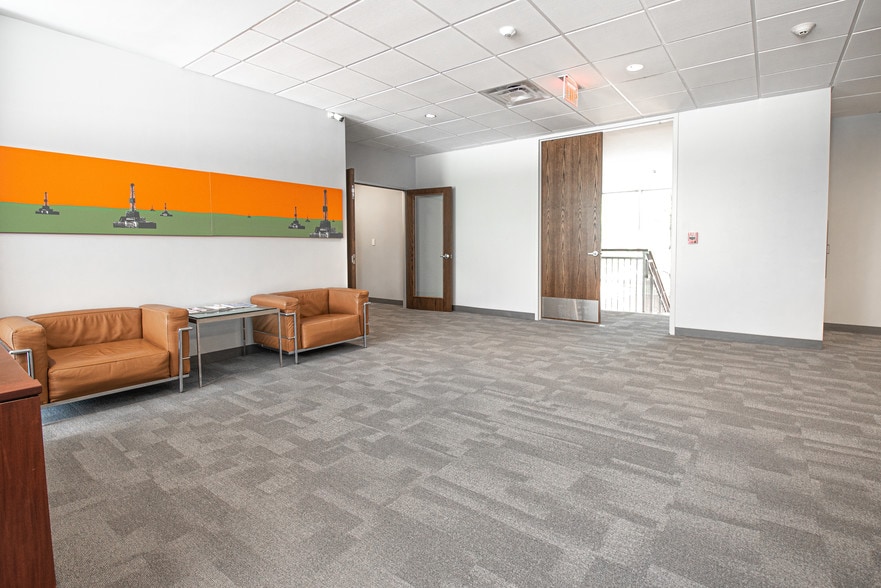 More Photos Of 1922 Anson Rd, Dallas Office For Lease