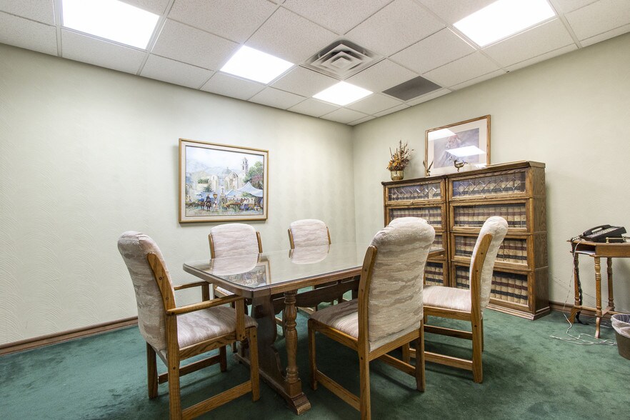 More Photos Of 4171 N Mesa St, El Paso Office For Sale