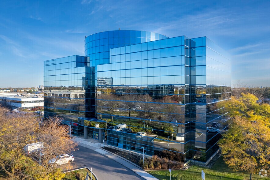 More Photos Of 95 Mural St, Richmond Hill Office For Lease