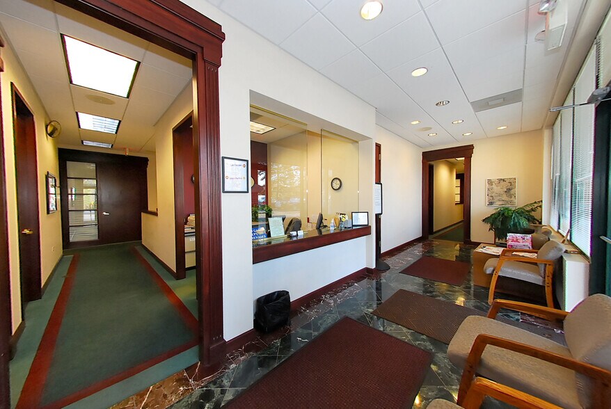 Primary Photo Of 757 McHenry Ave, Crystal Lake Medical For Lease