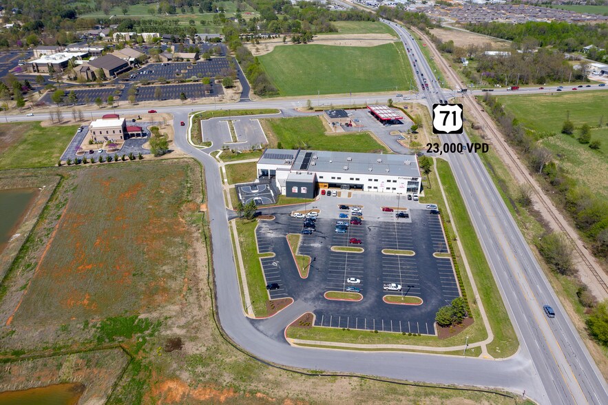 More Photos Of 1607 Empire St, Lowell Office For Sale