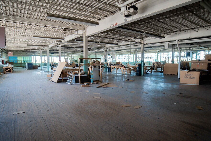 More Photos Of 521 S Market St, Galion Manufacturing For Sale