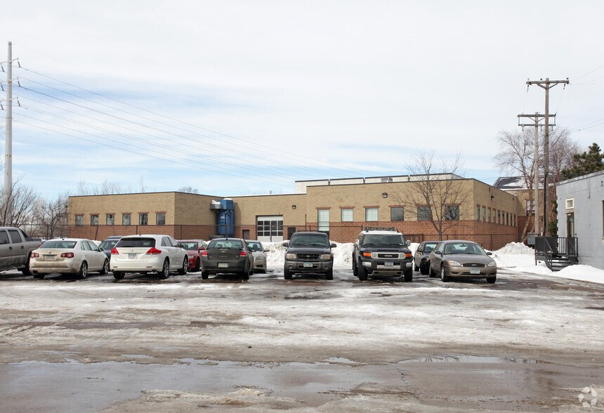 More Photos Of 1414 NE Marshall St, Minneapolis Manufacturing For Sale