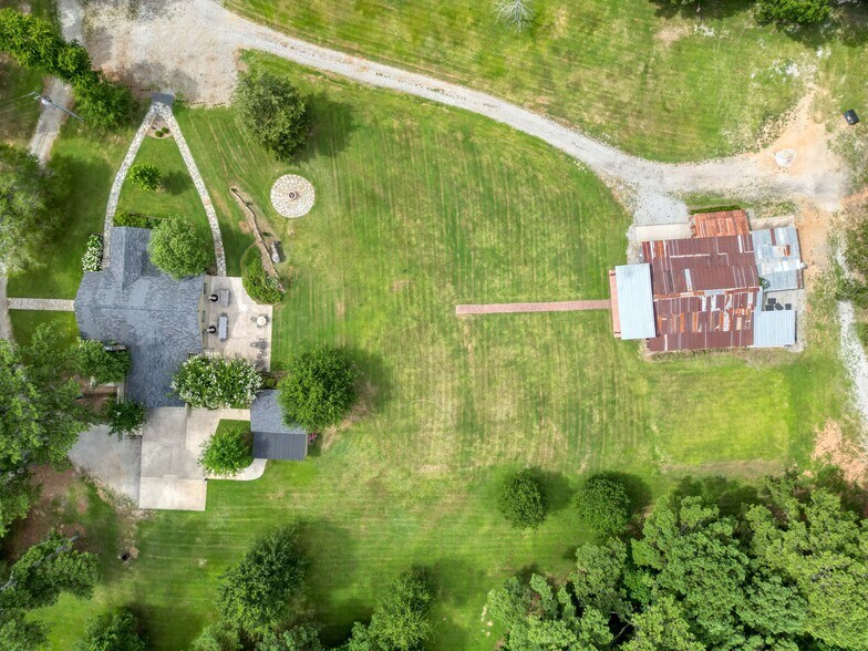 More Photos Of 8400 Atlanta Newnan Rd, Chattahoochee Hills Lodge Meeting Hall For Sale