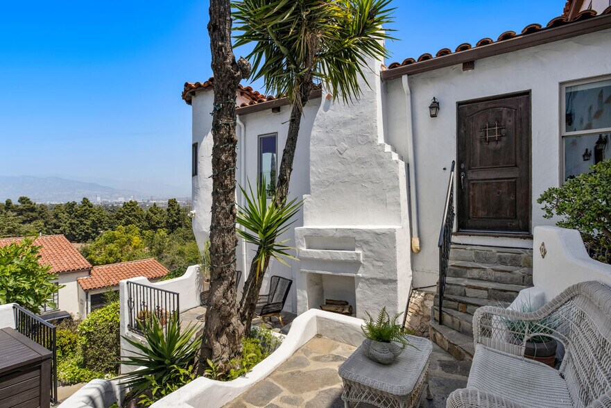 More Photos Of 3700 Arbolada Rd, Los Angeles Apartments For Sale