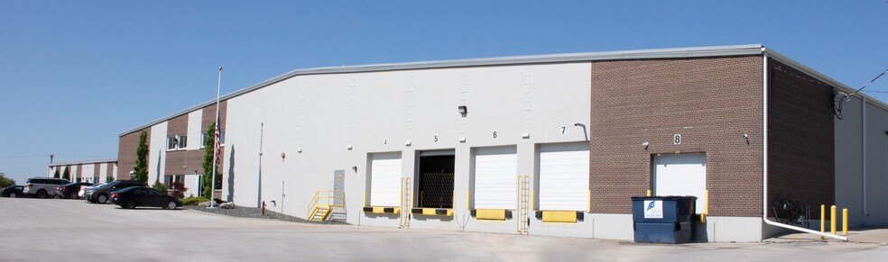 More Photos Of 4454-4458 S 67th St, Omaha Distribution For Lease