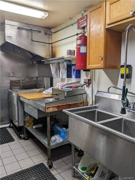 More Photos Of , Niagara Falls Unknown For Sale