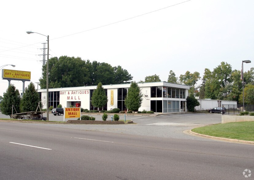 More Photos Of 1590 Peters Creek Pky, Winston-Salem Freestanding For Sale