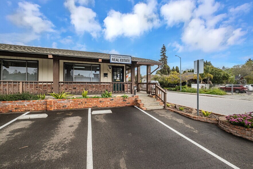 More Photos Of 3013-3035 Porter St, Soquel Office For Sale