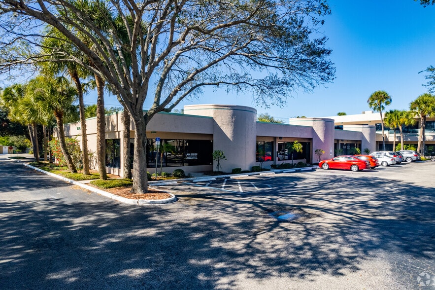 More Photos Of 1600 Sarno Rd, Melbourne Office For Lease