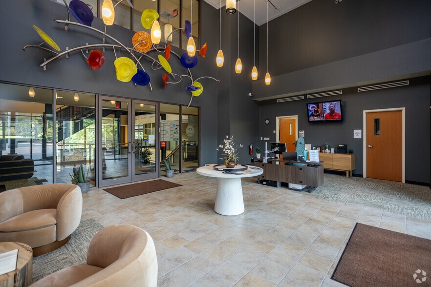 More Photos Of 100 Global View Dr, Warrendale Office For Sale