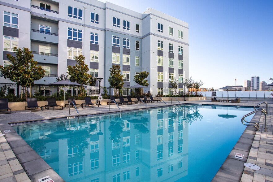 More Photos Of 3093 Broadway, Oakland Apartments For Lease