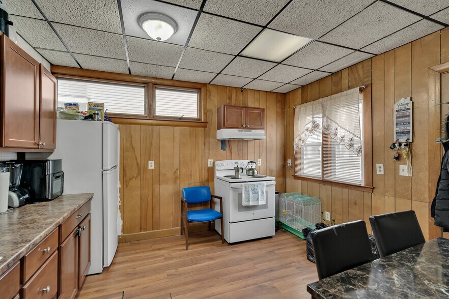 More Photos Of 161 High St, Taunton Office Residential For Sale