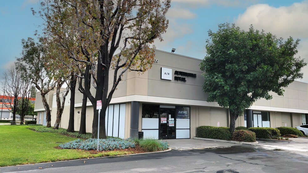 Primary Photo Of 1400-1408 Village Way, Santa Ana Showroom For Lease