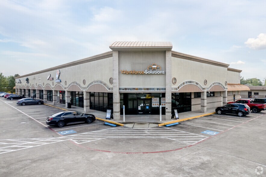 More Photos Of 5730 W Broadway St, Pearland Unknown For Lease