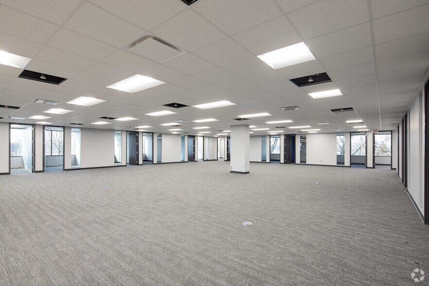 More Photos Of 1111 E Touhy Ave, Des Plaines Office For Lease