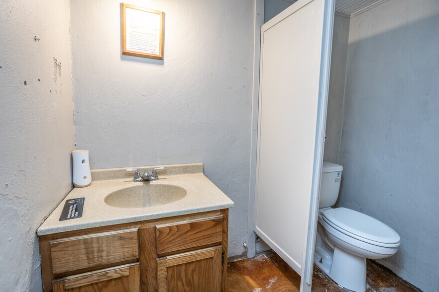 More Photos Of 113 N Main St, Muenster Restaurant For Sale