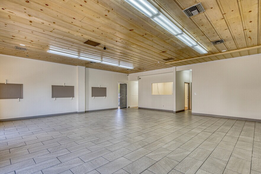 More Photos Of 729 S Main St, Salinas Office For Sale
