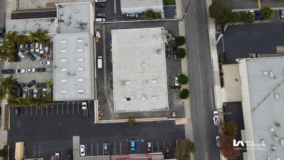 More Photos Of 2659-2661 Junipero Ave, Signal Hill Warehouse For Lease