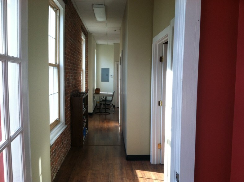 More Photos Of 30 Bridge St, New Milford Storefront Retail Office For Lease