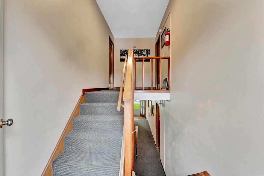 More Photos Of 52 Hampton St, Brantford Apartments For Sale