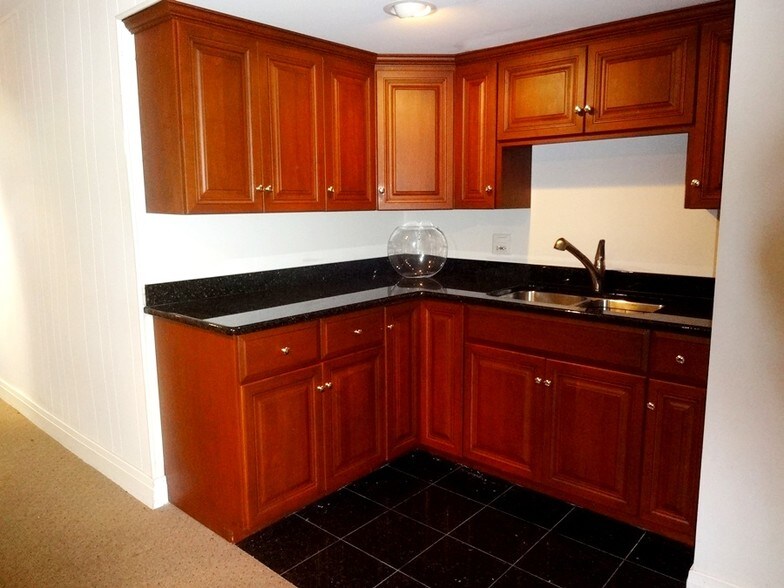 More Photos Of 128 Ridge Ave, Bloomingdale Loft Creative Space For Sale