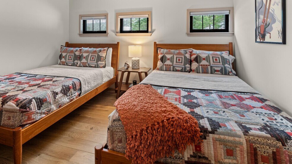 More Photos Of 56 Turner Mill Ln, Stowe Specialty For Sale