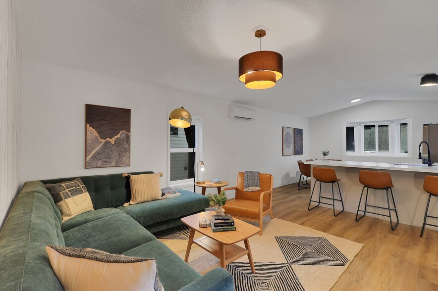 More Photos Of 4727 Dunsmuir Ave, Dunsmuir Hotel For Sale