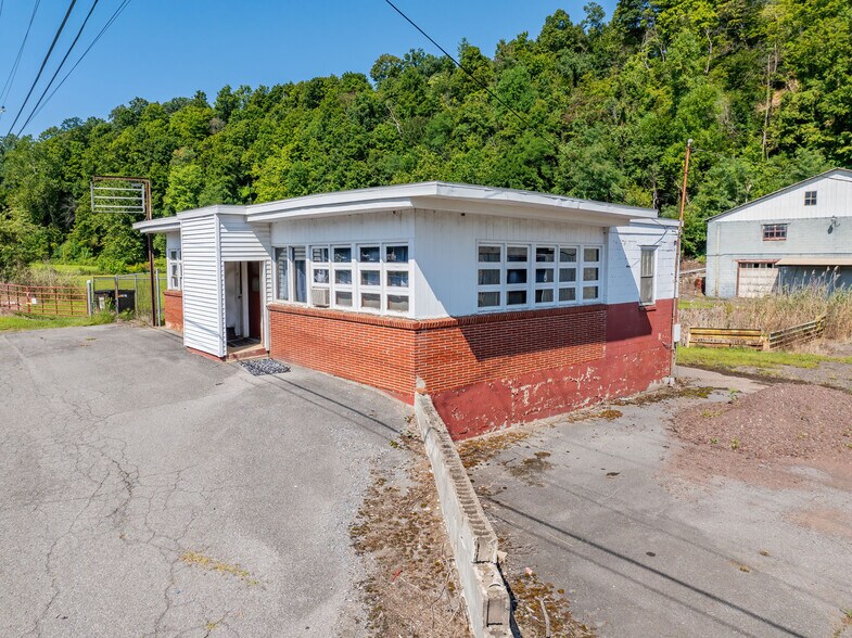 More Photos Of 3825 Columbia Blvd, Bloomsburg Manufacturing For Sale