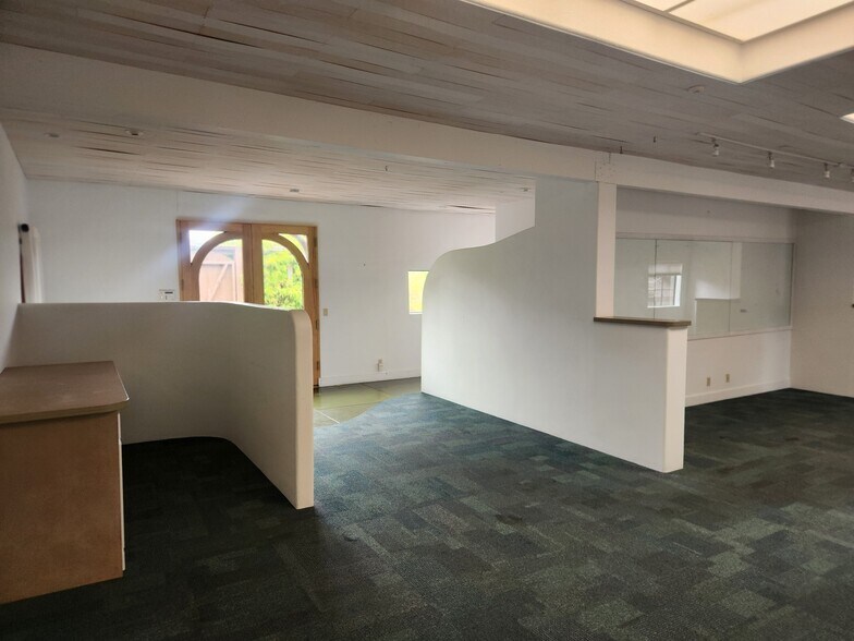 More Photos Of 27 Gate 5 Rd, Sausalito Office For Lease