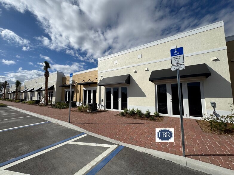 More Photos Of 205 Coastal Ln, West Melbourne Unknown For Lease