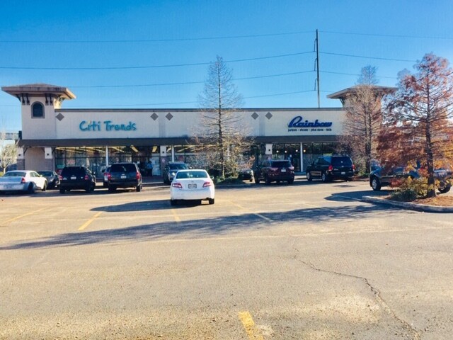 More Photos Of 4800-4900 Chef Menteur Hwy, New Orleans General Retail For Sale