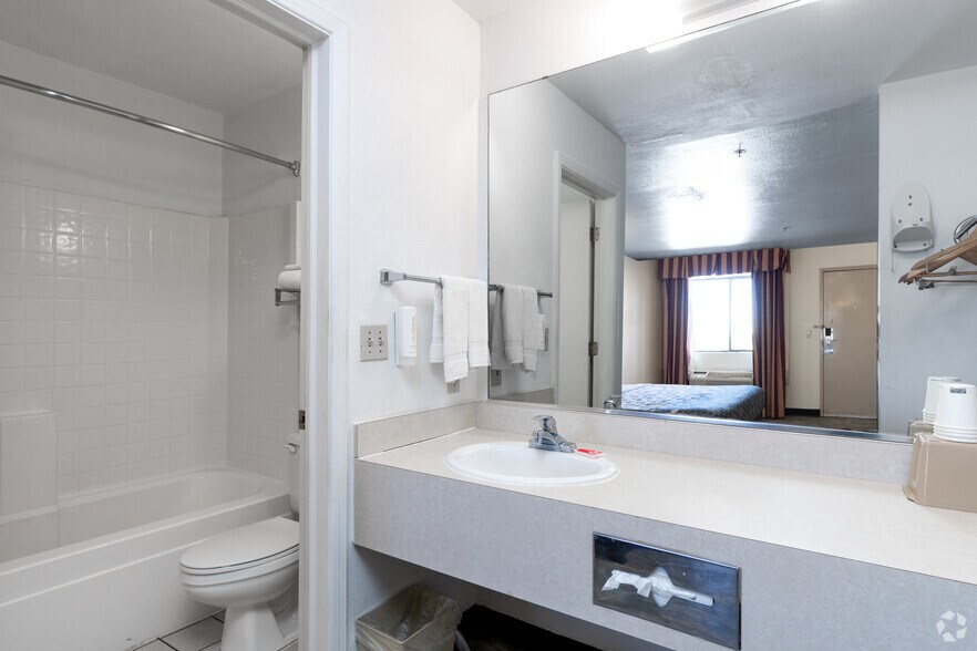 More Photos Of 1408 South Main St, Lordsburg Hotel For Sale