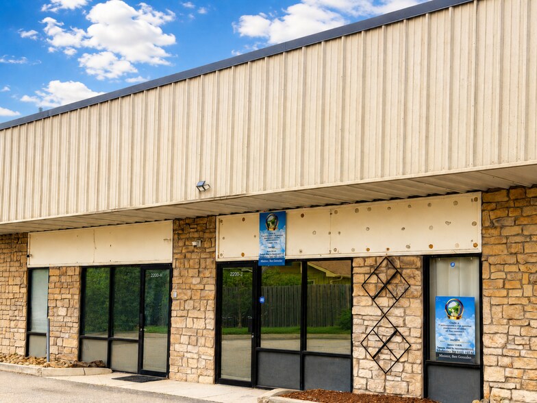 More Photos Of 2200 Chambers Rd, Aurora Warehouse For Sale