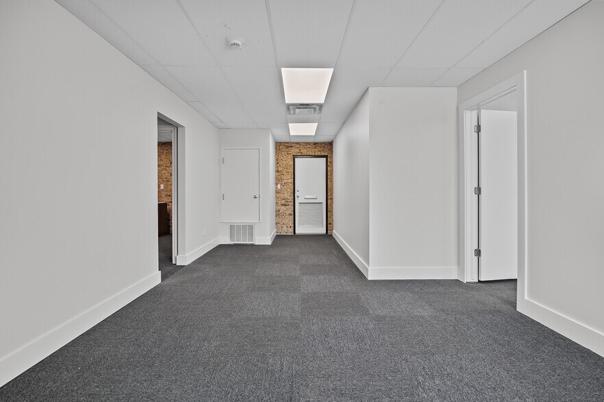 More Photos Of 2300 E 14th St, Tulsa Office For Lease