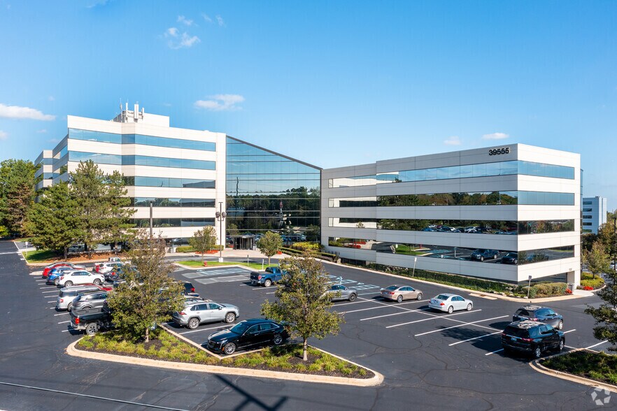 More Photos Of 39555 Orchard Hill Pl, Novi Coworking Space