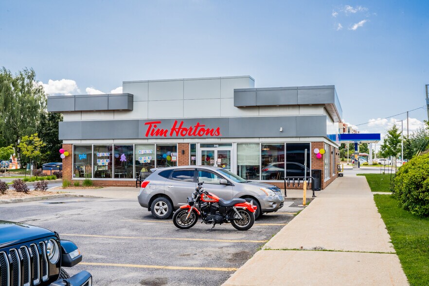 More Photos Of 6250 Blvd Cousineau, Saint-hubert Unknown For Lease