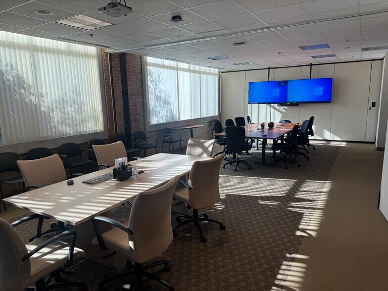 More Photos Of 88-112 Hamilton Ave, Stamford Warehouse For Lease