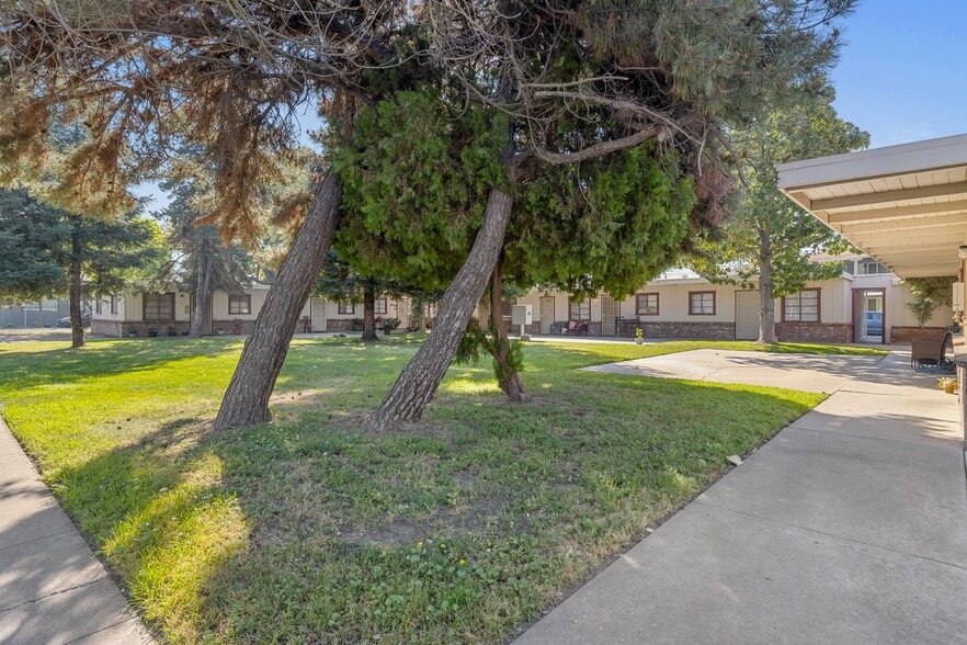 More Photos Of 1136 Stoddard Ave, Modesto Apartments For Sale