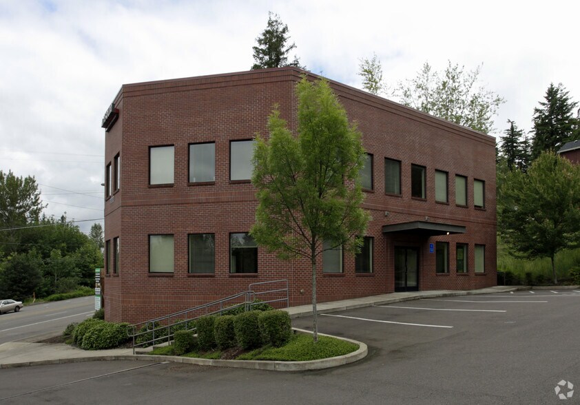 More Photos Of 11000 SW Barbur Blvd, Portland Office For Sale